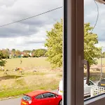 Pass The Keys 49 Byron Square Modern And Spacious 3 Bed Home With Free Parking