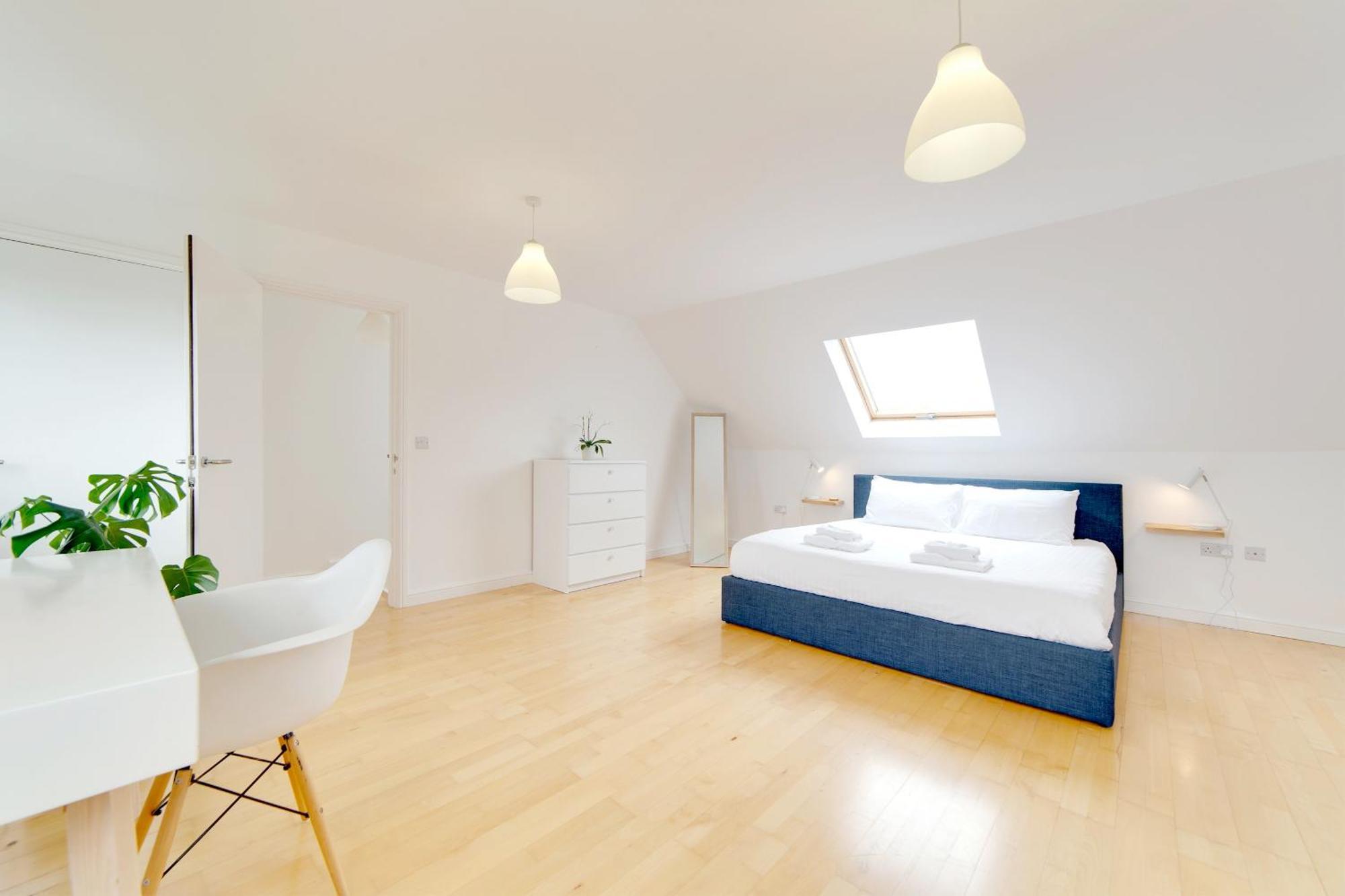 Pass The Keys 49 Byron Square Modern And Spacious 3 Bed With Free Parking * Cambridge
