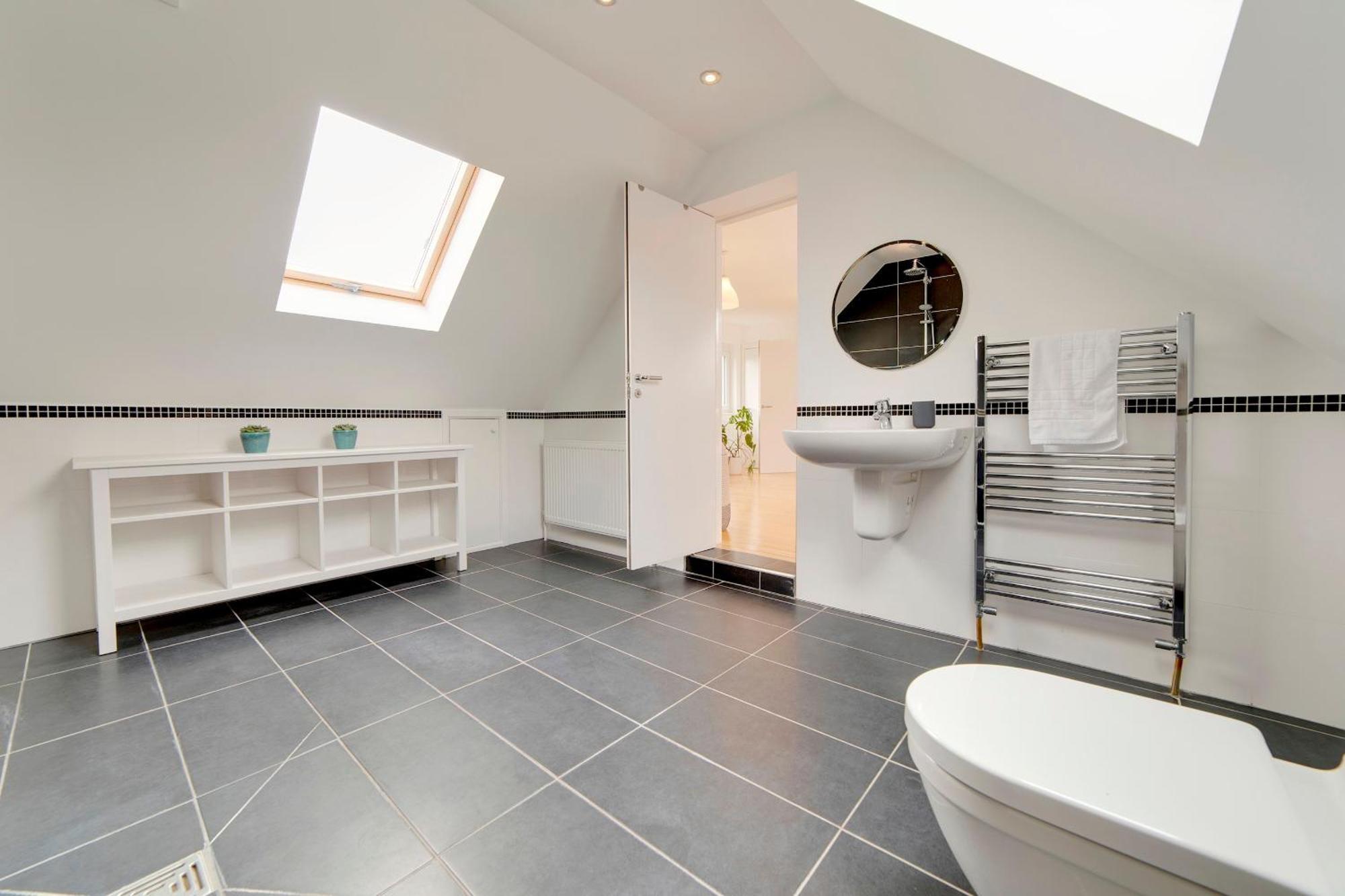 Pass The Keys 49 Byron Square Modern And Spacious 3 Bed With Free Parking Cambridge