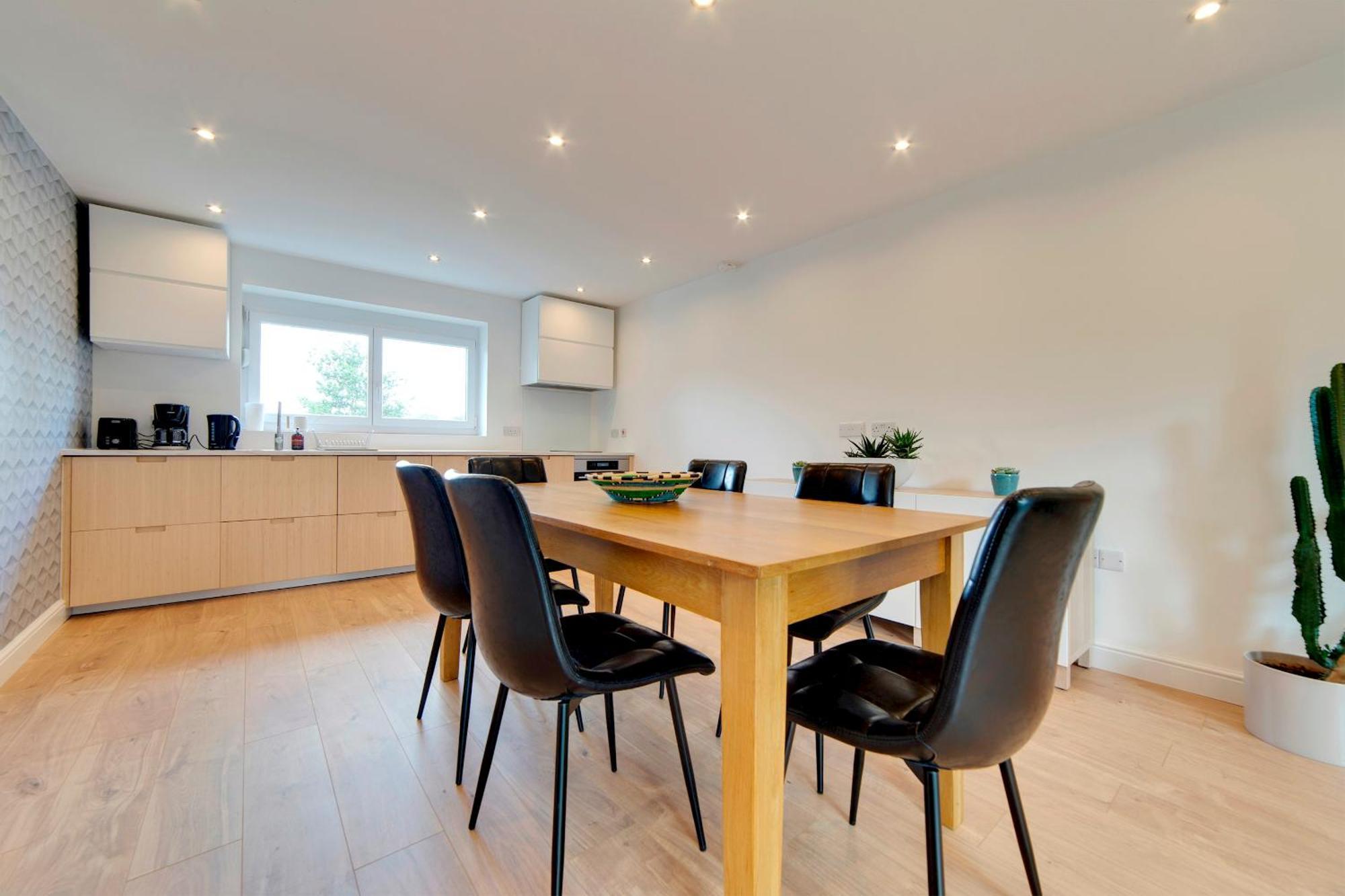 Pass The Keys 49 Byron Square Modern And Spacious 3 Bed With Free Parking * Cambridge